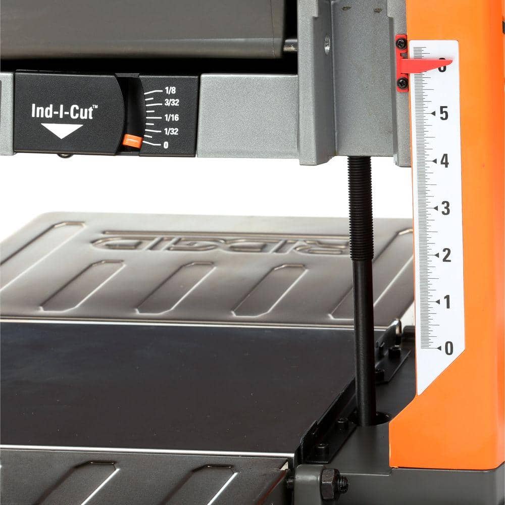 Cepilladora con cable de 15 amperios y 13 pulgadas de espesor